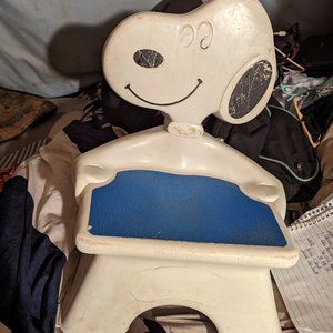 1966 vintage Snoopy toddler chair